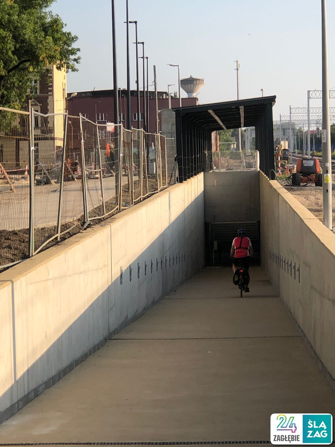 Sosnowiec. Tunel pieszo-rowerowy pod torami między Konstantynowem a Środulką. 13 sierpnia 2025.