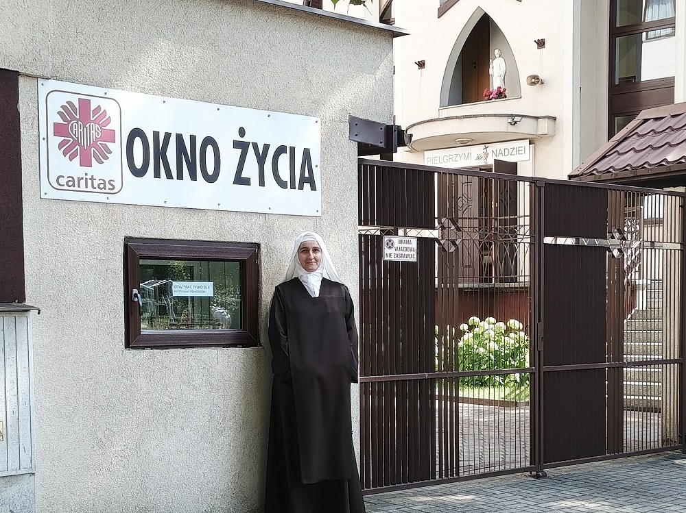 Stary Sosnowiec. Ul. Teresy Kierocińskiej. Zgromadzenie Sióstr Karmelitanek Dzieciątka Jezus. Okno życia. 25 sierpnia 2025.