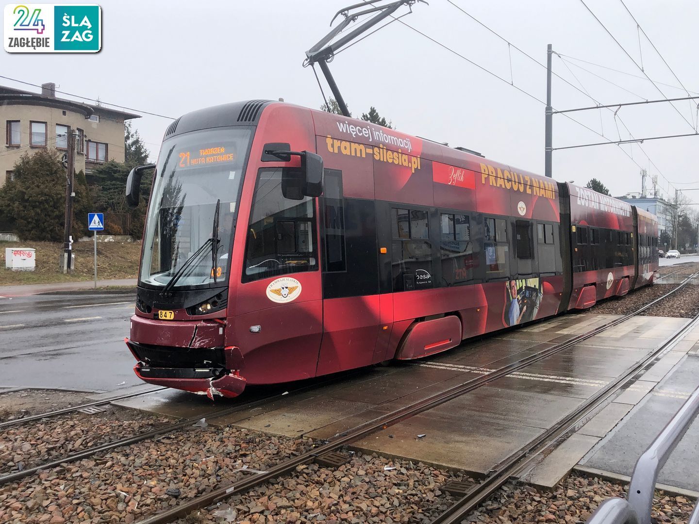 Sosnowiec. Skrzyżowanie ulic Władysława Andersa i Lipowej. Zderzenie tramwaju i samochodu. 27 lutego 2025.