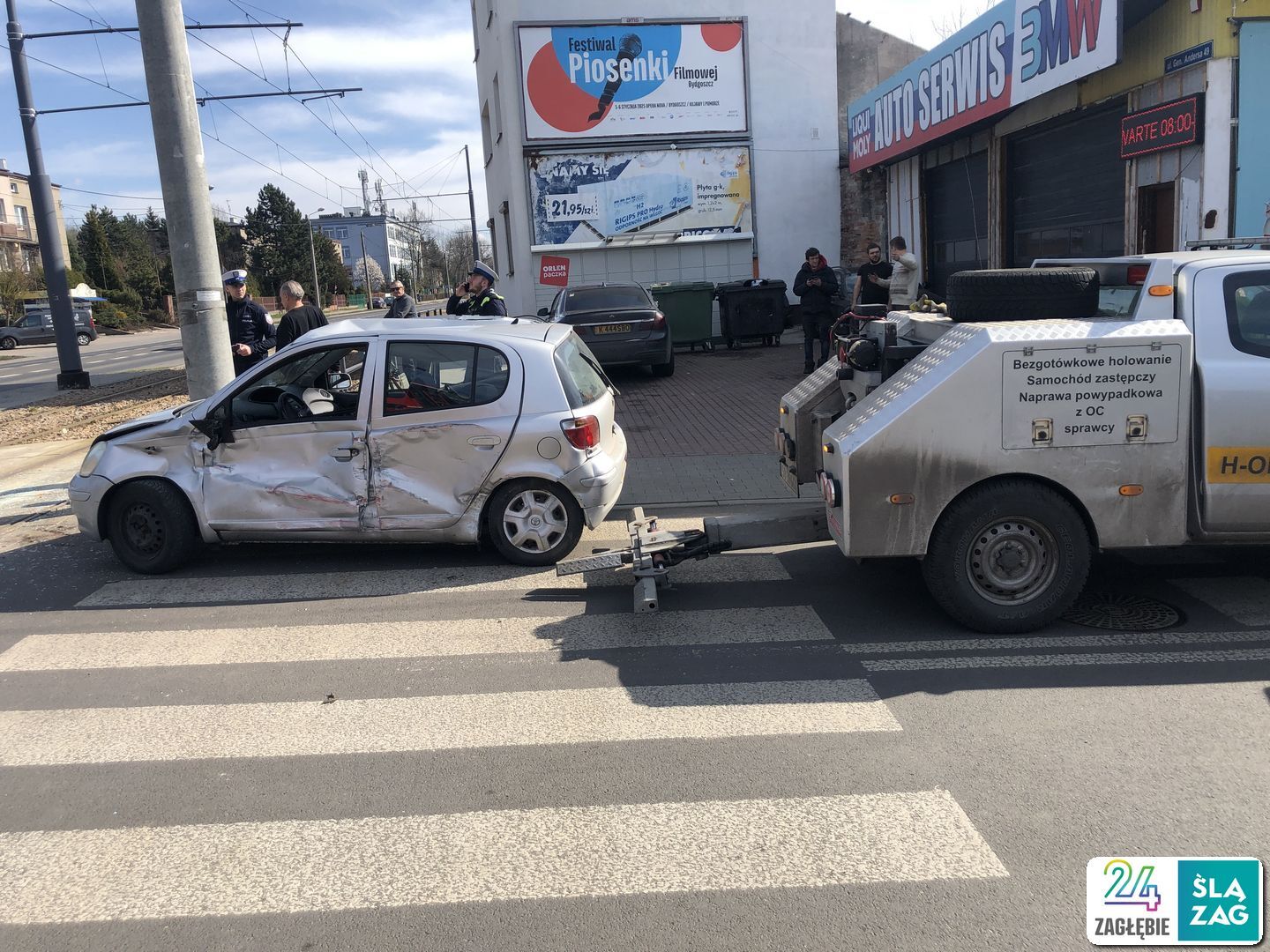 Sosnowiec. Zderzenie tramwaju z samochodem na skrzyżowaniu ulic: generała Władysława Andersa i Lipowej. 12 marca 2025.