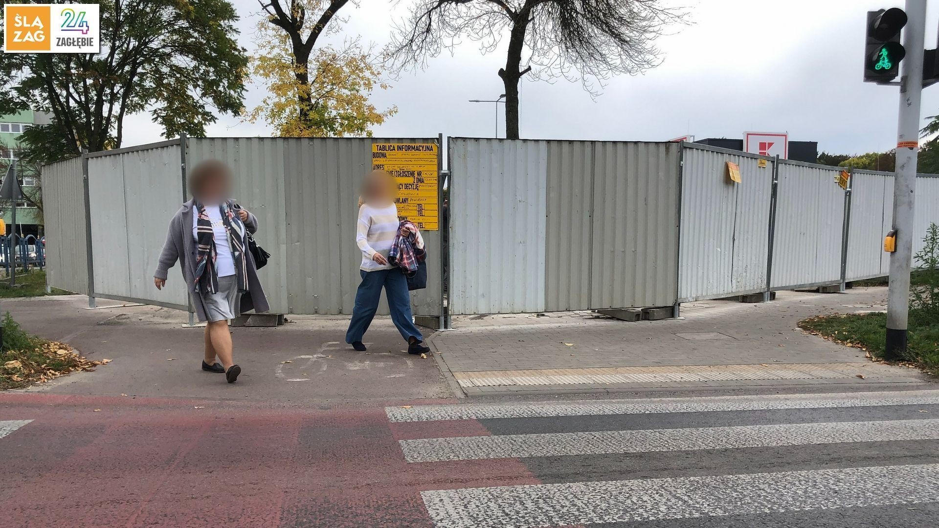Sosnowiec. Roboty ziemne na drodze dla rowerów i chodniku przy ulicy 1 Maja, przy skrzyżowaniu z ulicą Partyzantów. 8 października 2026