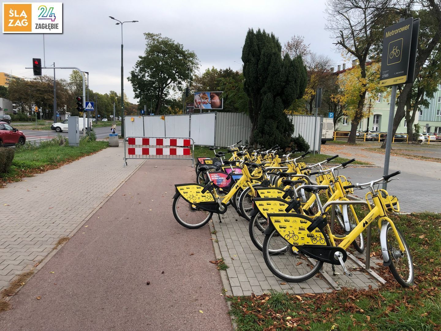 Sosnowiec. Roboty ziemne na drodze dla rowerów i chodniku przy ulicy 1 Maja, przy skrzyżowaniu z ulicą Partyzantów. 8 października 2026