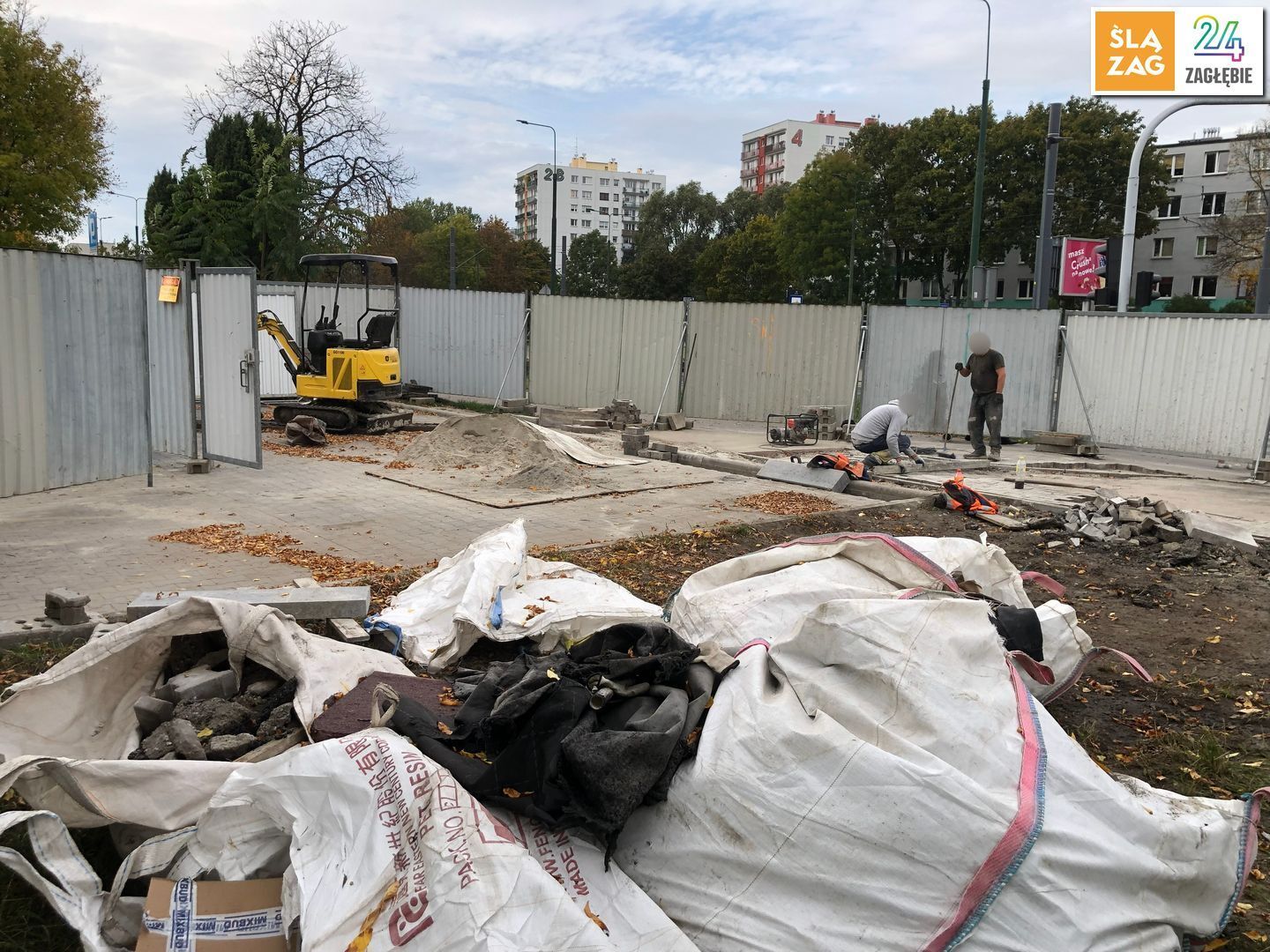 Sosnowiec. Roboty ziemne na drodze dla rowerów i chodniku przy ulicy 1 Maja, przy skrzyżowaniu z ulicą Partyzantów. 8 października 2026