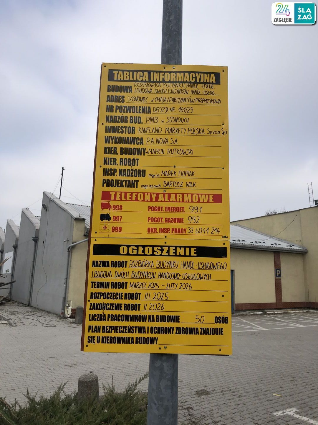 Sosnowiec. Ulice 1 Maja i Partyzantów. Dawne: przędzalnia Schoenow oraz huta szkła. Ruszyła rozbiórka. Powstanie tu Kaufland. 1 kwietnia 2025.