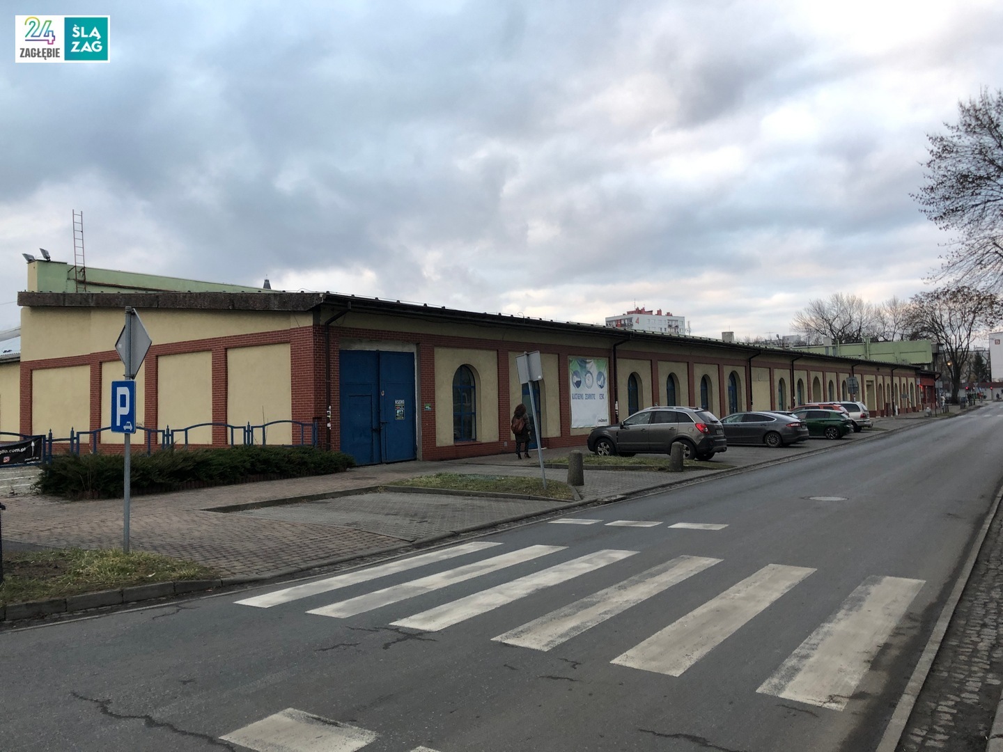 Sosnowiec. Skrzyżowanie ulic: 1 Maja i Partyzantów. Dawne: przędzalnia Schoenów i huta szkła. 1 lutego 2025.