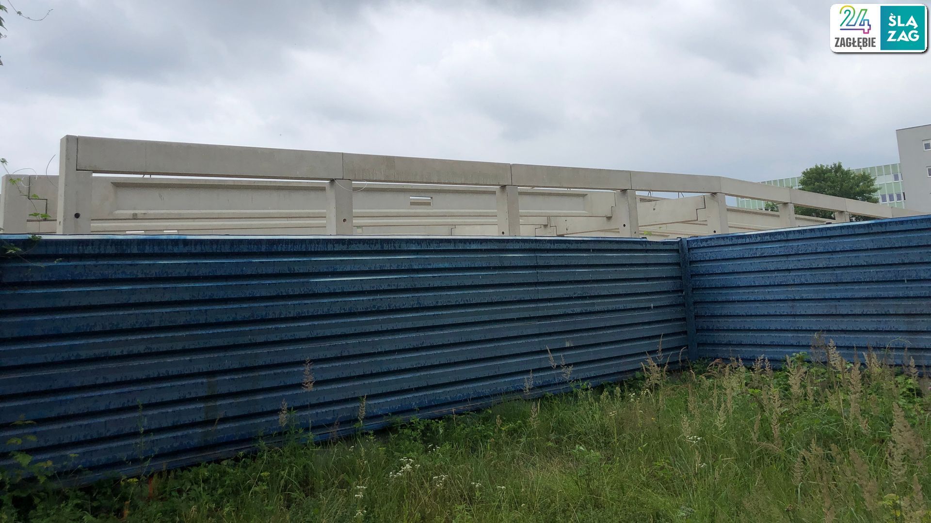 Sosnowiec. Ulice 1 Maja i Partyzantów. Budowa centrum handlowego «Kaufland» w miejscu dawnej przędzalni Schoenów oraz huty szkła. 8 lipca 2025.