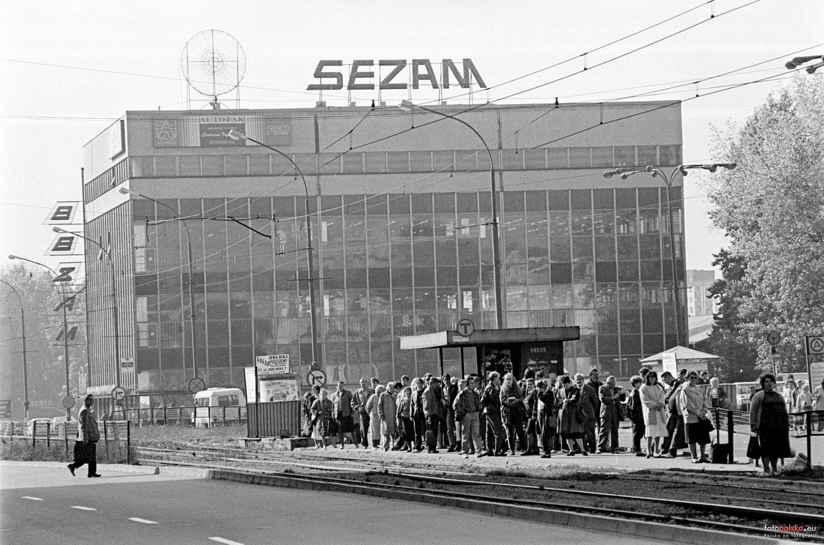 Sosnowiec. Ulica 3 Maja. Dom Towarowy «Sezam». Rok 1993.