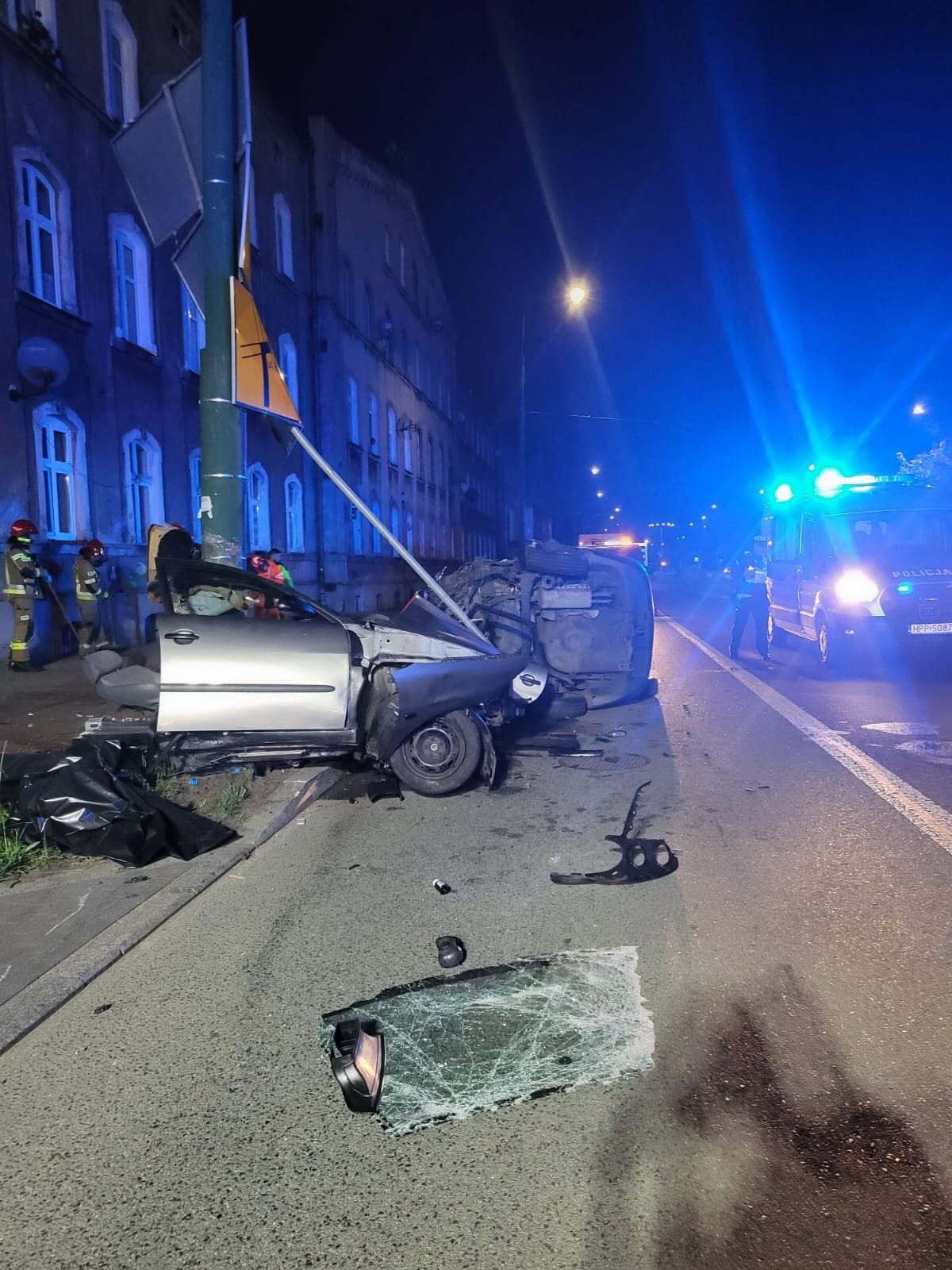 Sosnowiec. Ul. 3 Maja. Nocny wypadek drogowy. Nie żyją 2 osoby. 17-18 czerwca 2026
