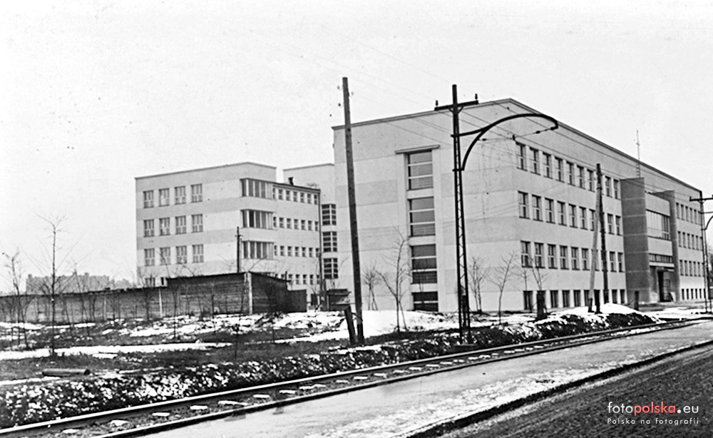 Sosnowiec. Ulica 3 Maja 33. Ubezpieczalnia społeczna i szpital położniczy w budowie. Lata 1932-1933