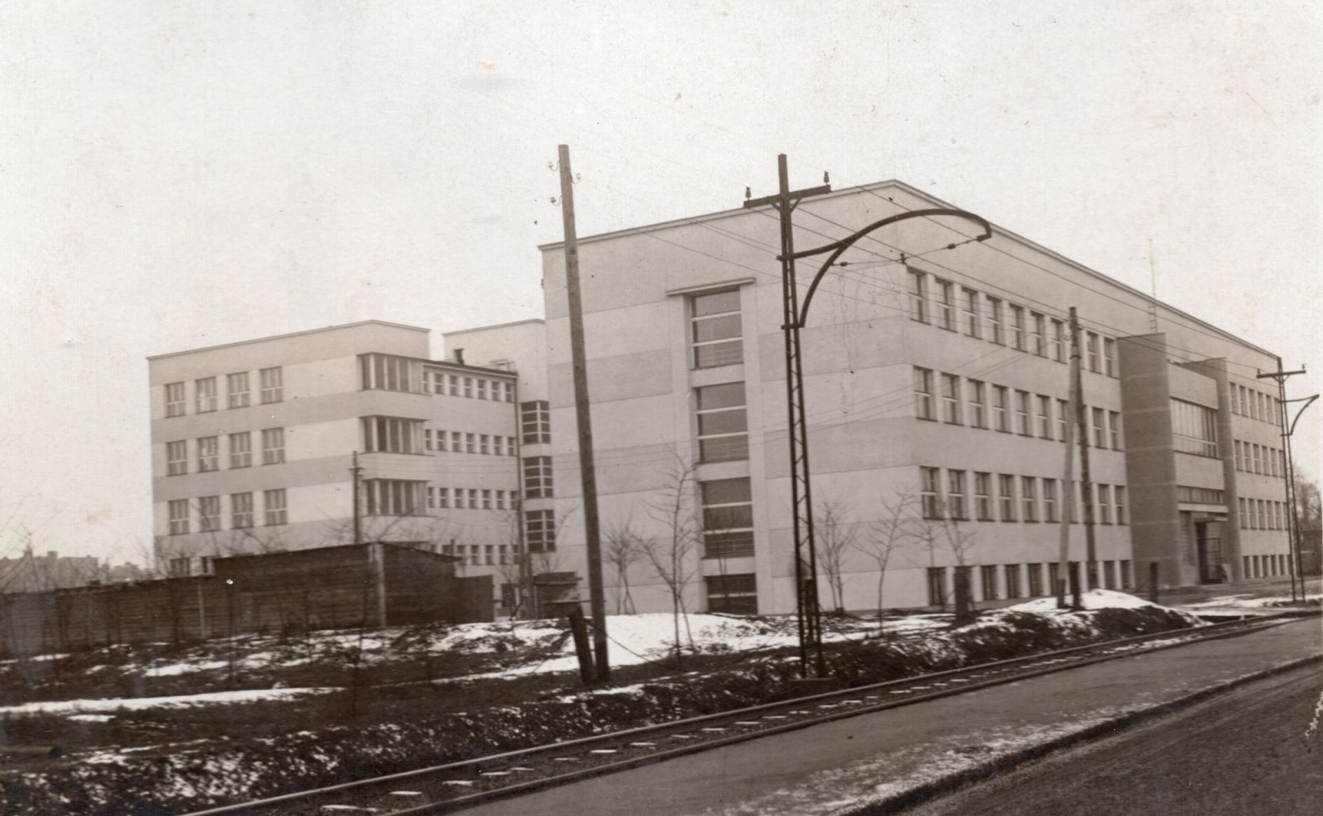 Sosnowiec. Ulica 3 Maja 33. Ubezpieczalnia społeczna i szpital położniczy w budowie. Lata 1932-1933