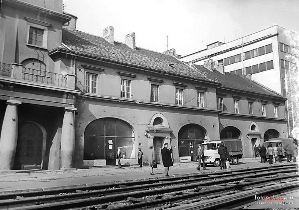 Sosnowiec Ulica Czerwonego Zagłębia. Kinoteatr «Zagłębie», Dom Czterech Kupców, PDT «Sezam» Lata 1970-1971.