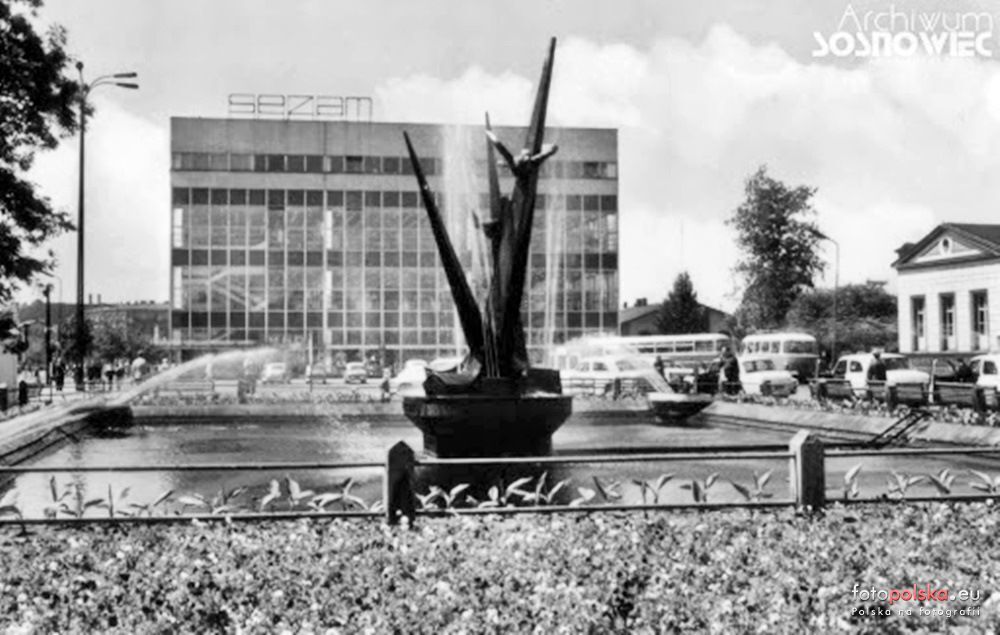 Sosnowiec. Ulica Czerwonego Zagłębia. Dworzec kolejowy główny. Nowa fontanna. PDT «Sezam». Lata 1965-1969.