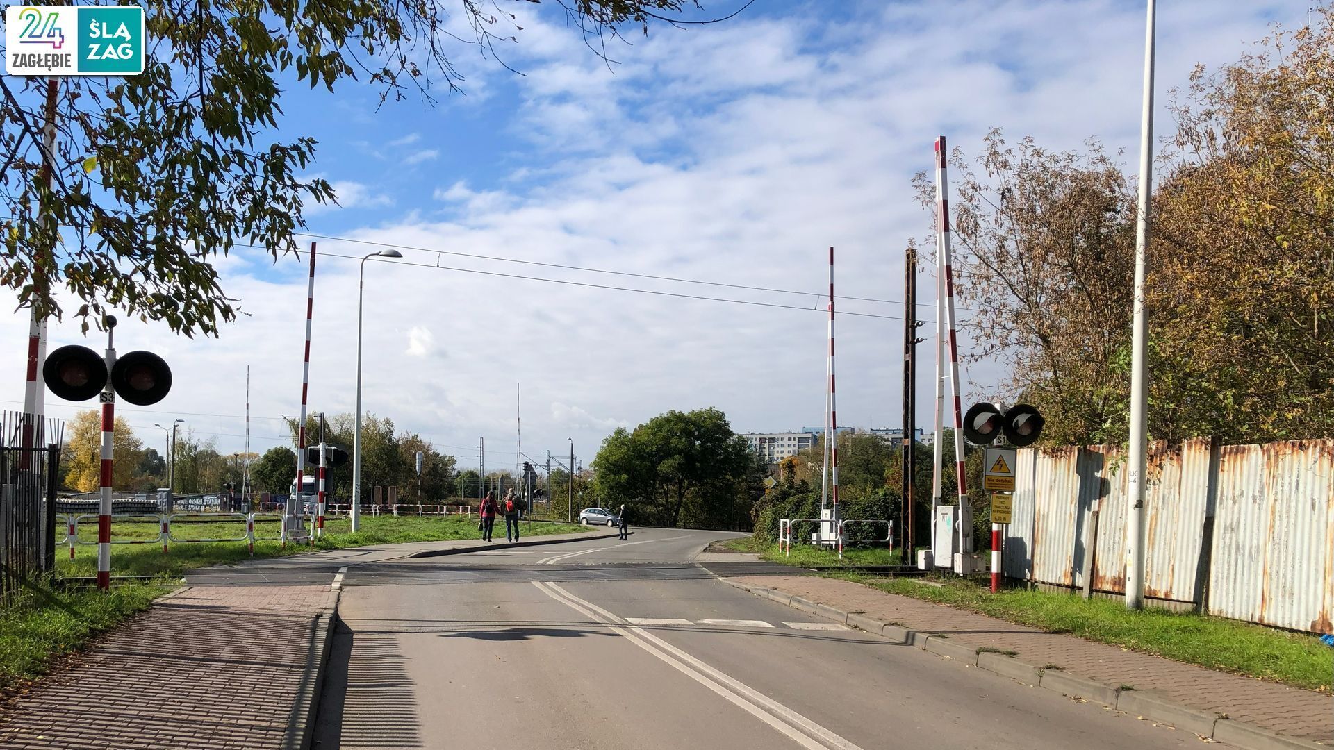 Sosnowiec. Ulica Dęblińska Naftowa. Przejazdy drogowo-kolejowe na linii kolejowej numer 660. 16 października 2025
