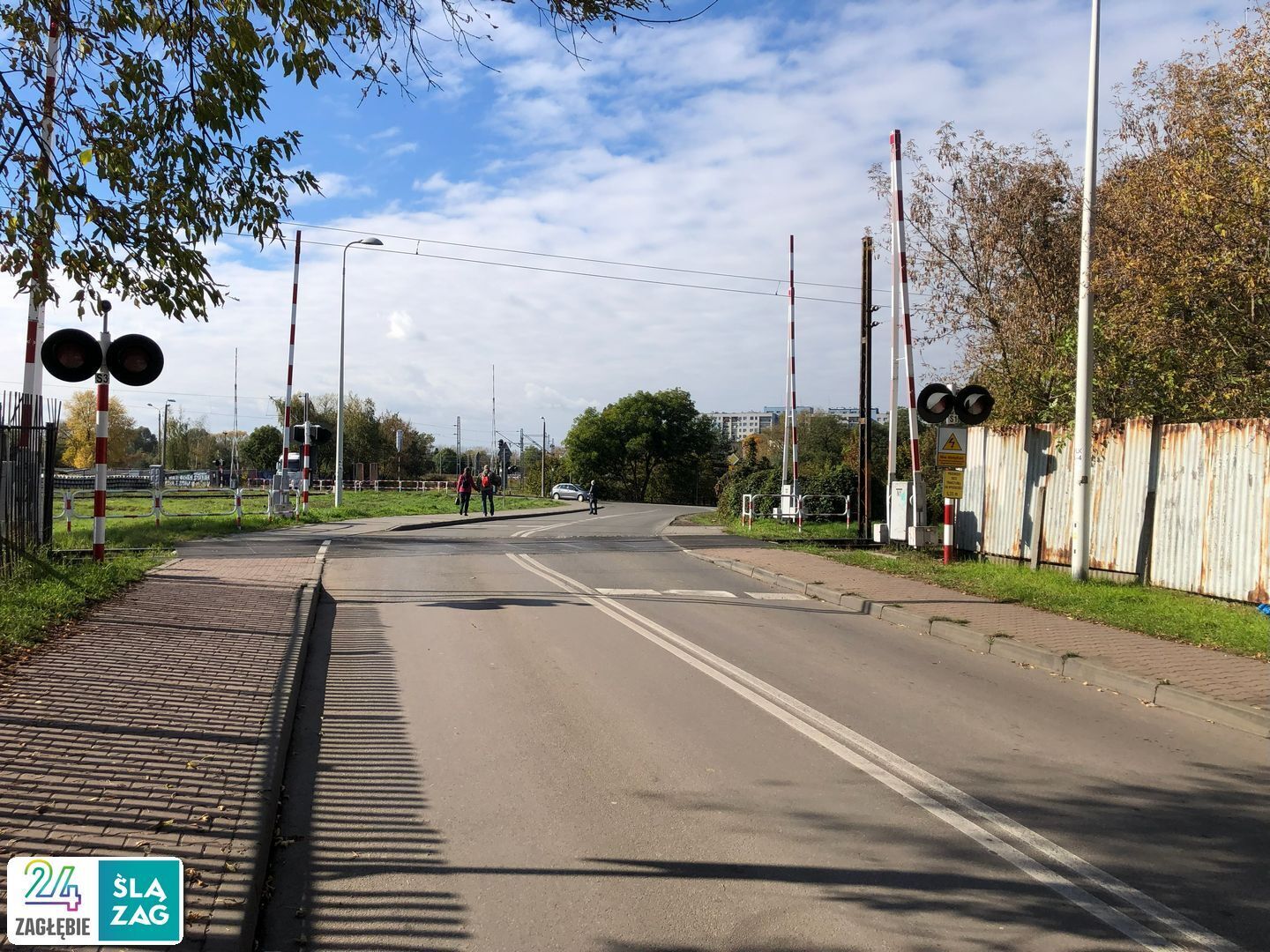 Sosnowiec. Ulica Dęblińska Naftowa. Przejazdy drogowo-kolejowe na linii kolejowej numer 660. 16 października 2025