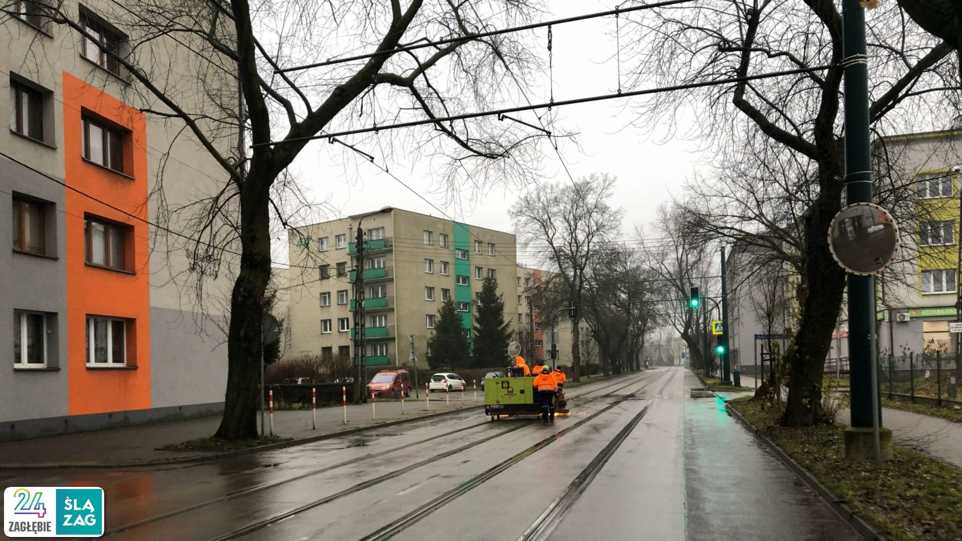 Sosnowiec. Ulica Jana III Sobieskiego. Szlifowanie torów na dwa dni przed przywróceniem ruchu tramwajów. 11 grudnia 2025.