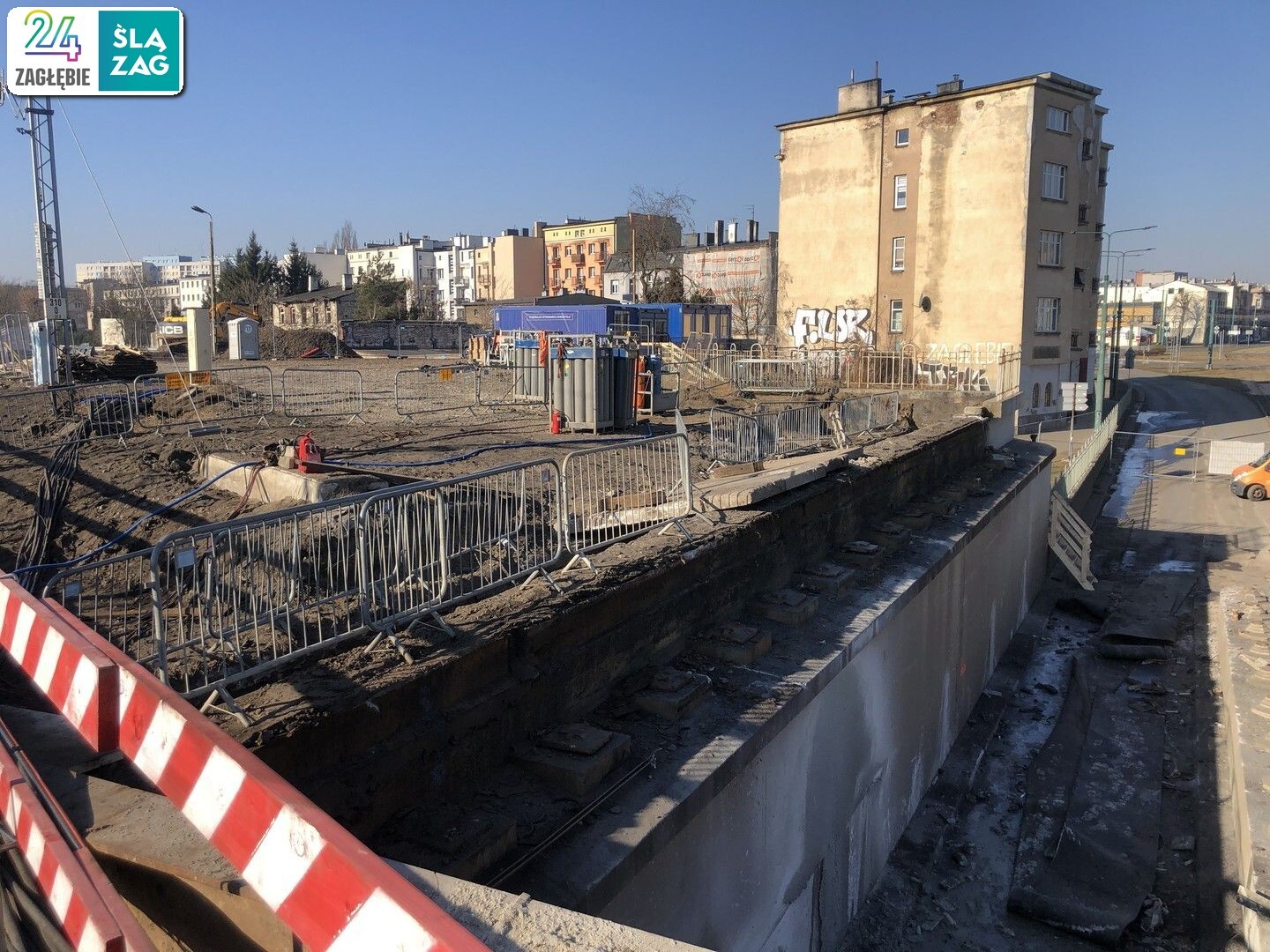 Sosnowiec. Rozbiórka wiaduktu nad ulicą Józefa Piłsudskiego. 22 lutego 2025.