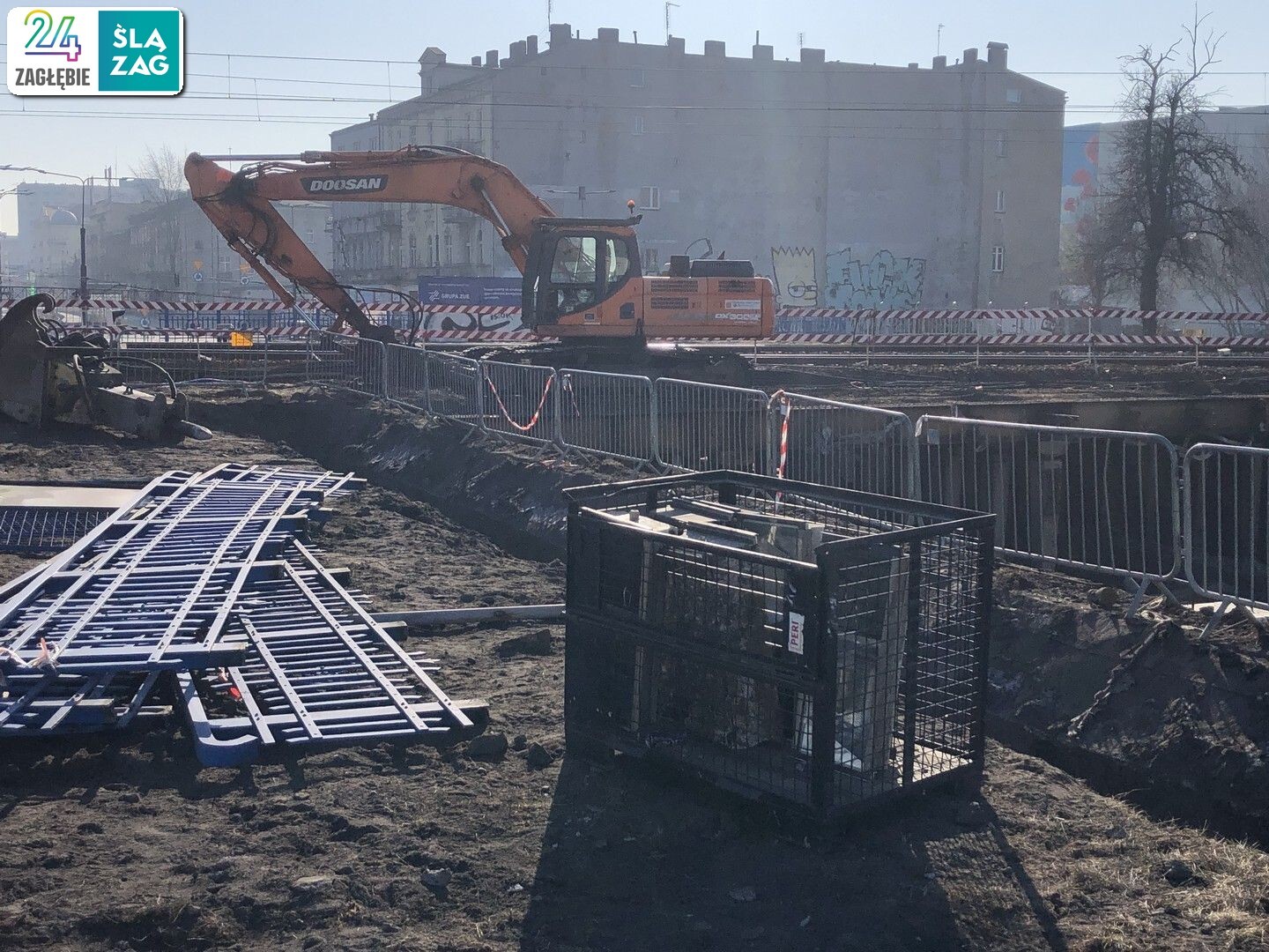 Sosnowiec. Rozbiórka wiaduktu nad ulicą Józefa Piłsudskiego. 22 lutego 2025.