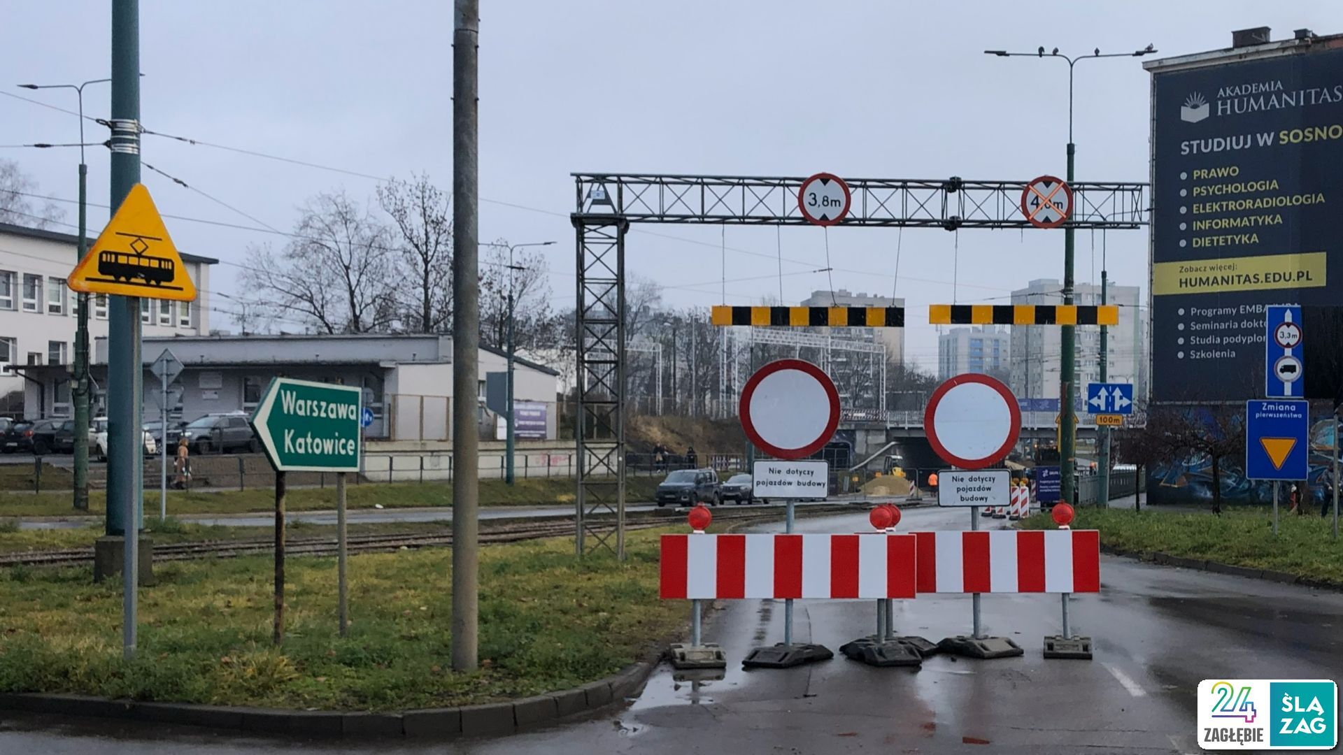 Sosnowiec. Ulica Józefa Piłsudskiego. Wiadukt kolejowy na dwa dni przed przywróceniem ruchu. 11 grudnia 2025.
