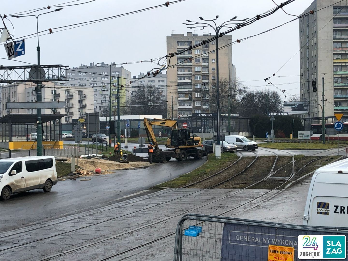 Sosnowiec. Ulica Józefa Piłsudskiego. Wiadukt kolejowy na dwa dni przed przywróceniem ruchu. 11 grudnia 2025.