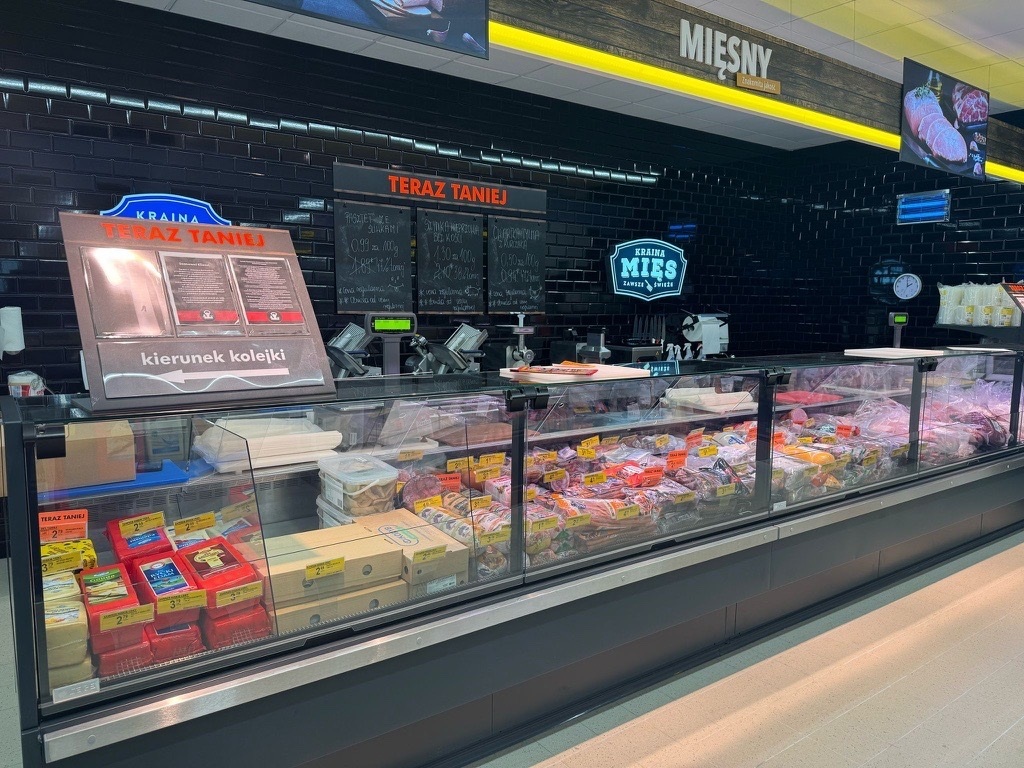 Sosnowiec. Sklep sieci „Biedronka” przy ulicy Kościelnej. Kwiecień 2025.