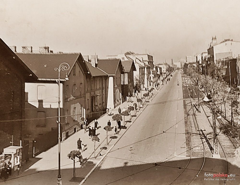 Sosnowiec. Ulica Trzeciego Maja. Domy kolejowe, restauracja «Savoy», kinoteatr «Zagłębie», Dom Czterech Kupców. Lata 1936-1937.