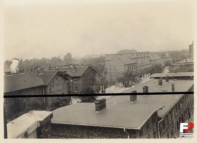 Sosnowiec. Ulica Trzeciego Maja. Domy kolejowe, restauracja «Savoy», kinoteatr «Zagłębie», Dom Czterech Kupców. Lata 1925-1926.