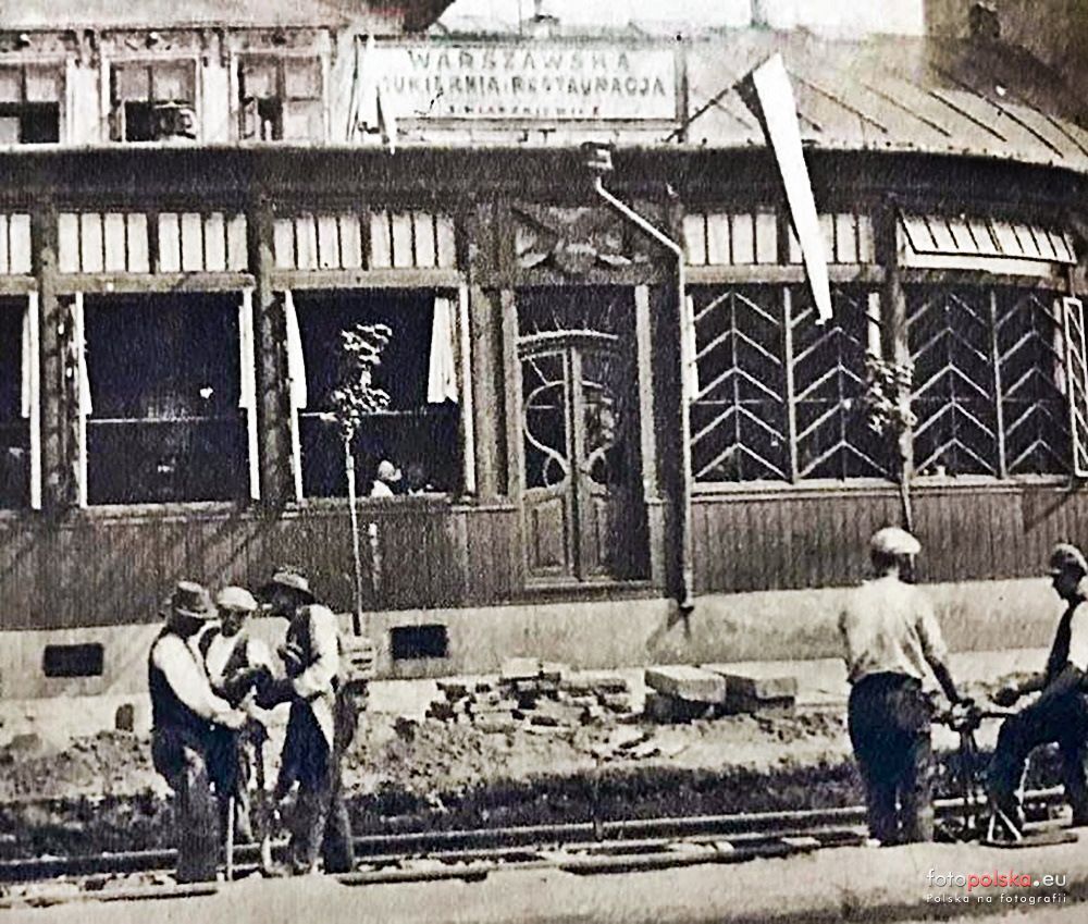 Sosnowiec. Ulica Trzeciego Maja 19. Restauracja Warszawska. Budowa torowiska tramwajowego. Rok 1927.