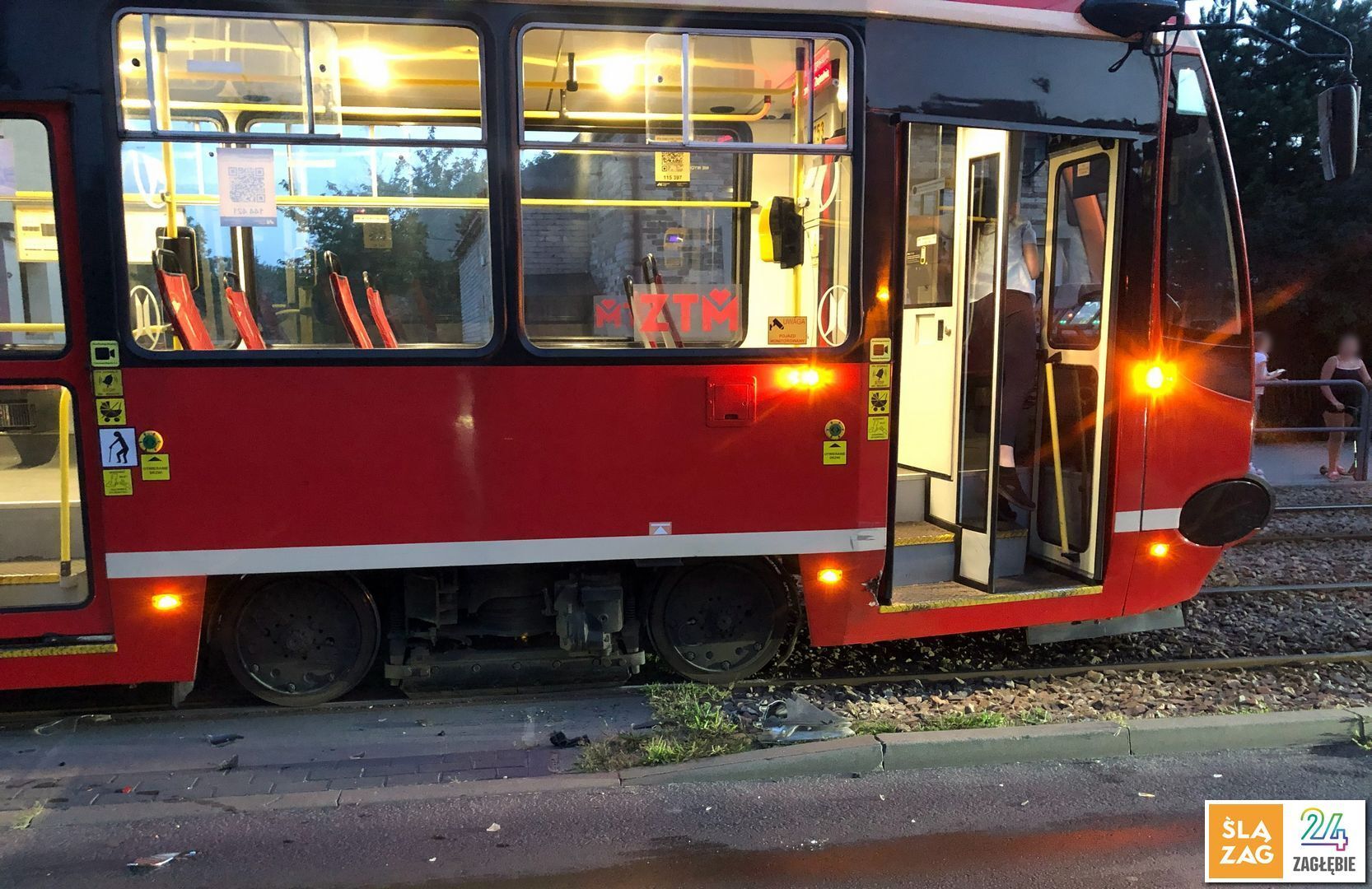 Sosnowiec. Kolizja tramwaju Konstal /  Modertrans 105N-HF 11AC, »Tramwaje Śląskie« #753, linia nr 27, i samochodu Fiat Grande Punto. 28 sierpnia 2026