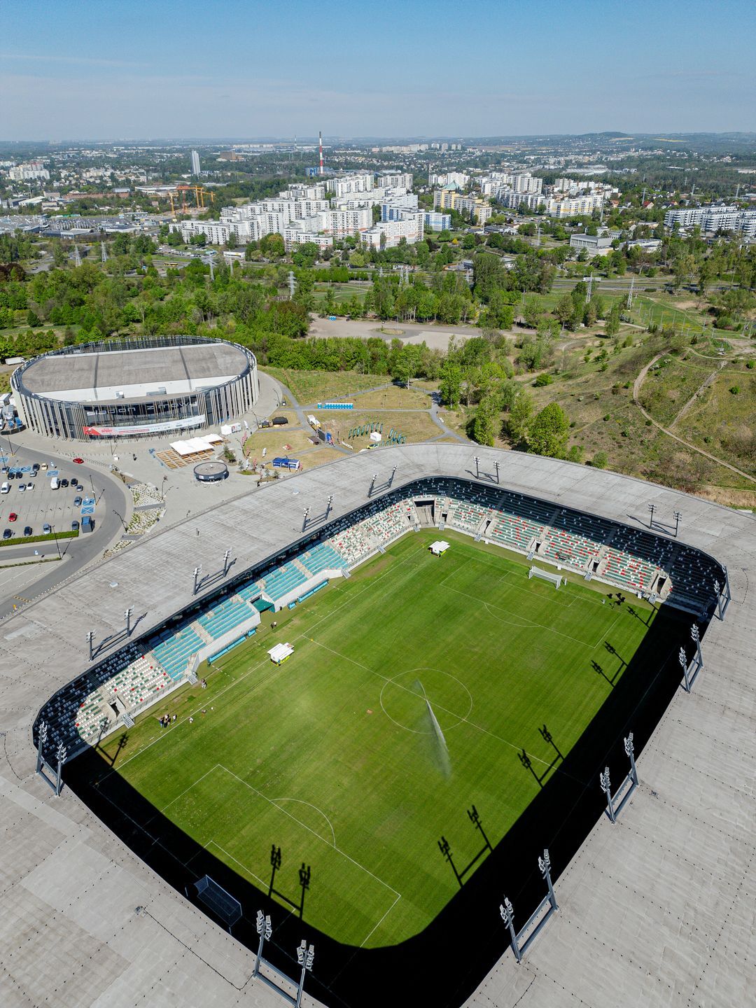 Sosnowiec. Zagłębiowski Park Sportowy. Nowa murawa hybrydowa na stadionie piłkarskim, 6 maja 2026