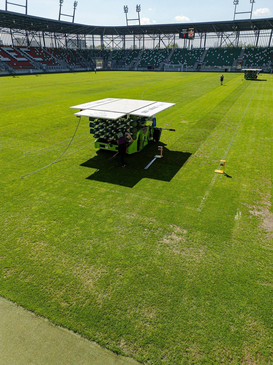 Sosnowiec. Zagłębiowski Park Sportowy. Nowa murawa hybrydowa na stadionie piłkarskim, 6 maja 2026