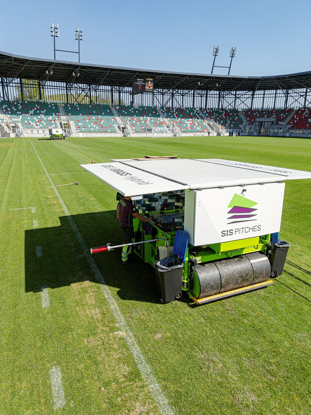 Sosnowiec. Zagłębiowski Park Sportowy. Nowa murawa hybrydowa na stadionie piłkarskim, 6 maja 2026