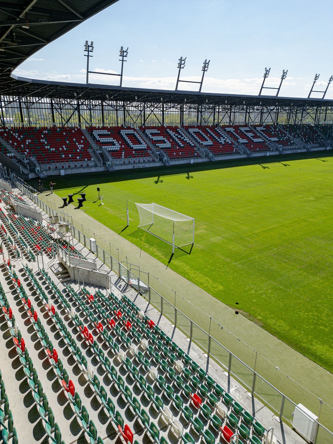 Sosnowiec. Zagłębiowski Park Sportowy. Nowa murawa hybrydowa na stadionie piłkarskim, 6 maja 2026