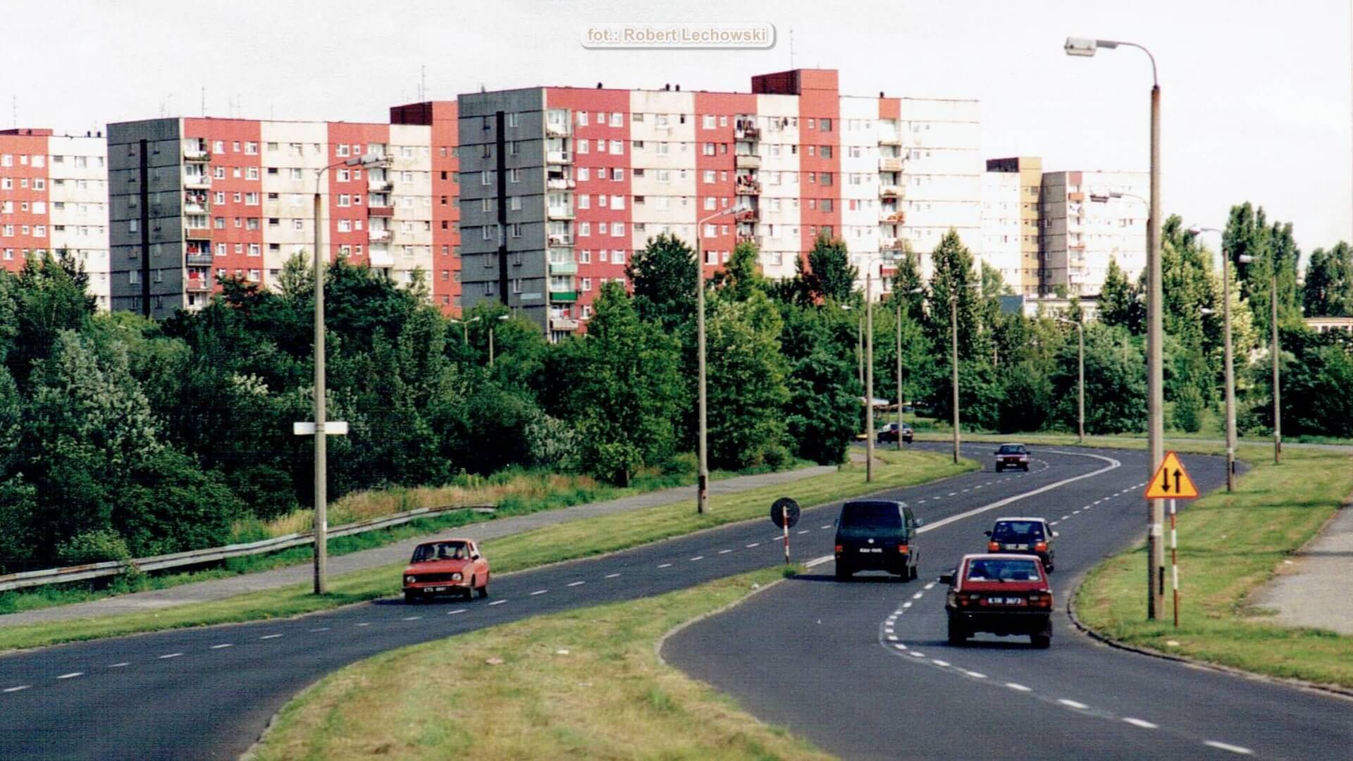 Sosnowiec-Zagórze. Aleja Franciszka Blachnickiego, widok na wschód. Lata 1997 – 2001.