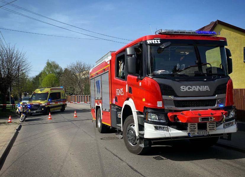 Sosnowiec-Zagórze. Wypadek przy ulicy Karola Szymanowskiego – zderzenie ze słupem. 17 kwietnia 2025.