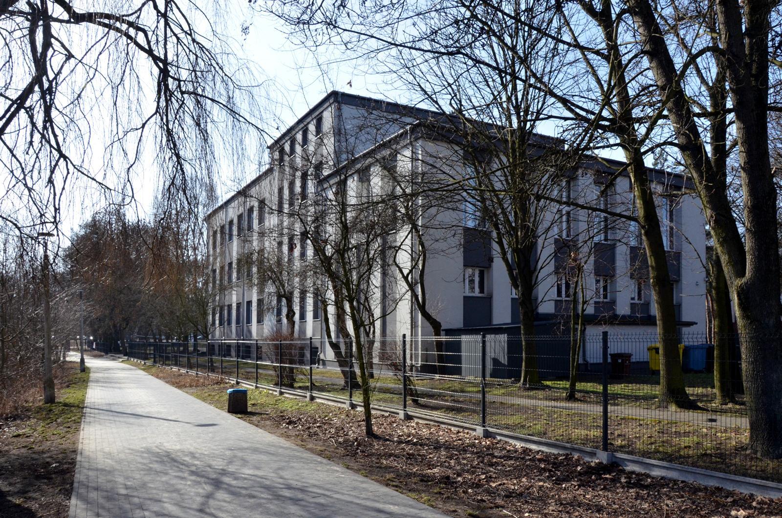 Sosnowiec, Liceum im. Plater, ul. Parkowa 1