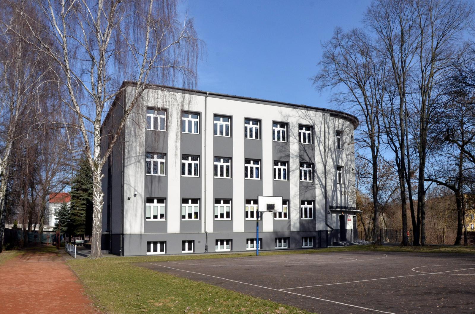 Sosnowiec, Liceum im. Plater, ul. Parkowa 1