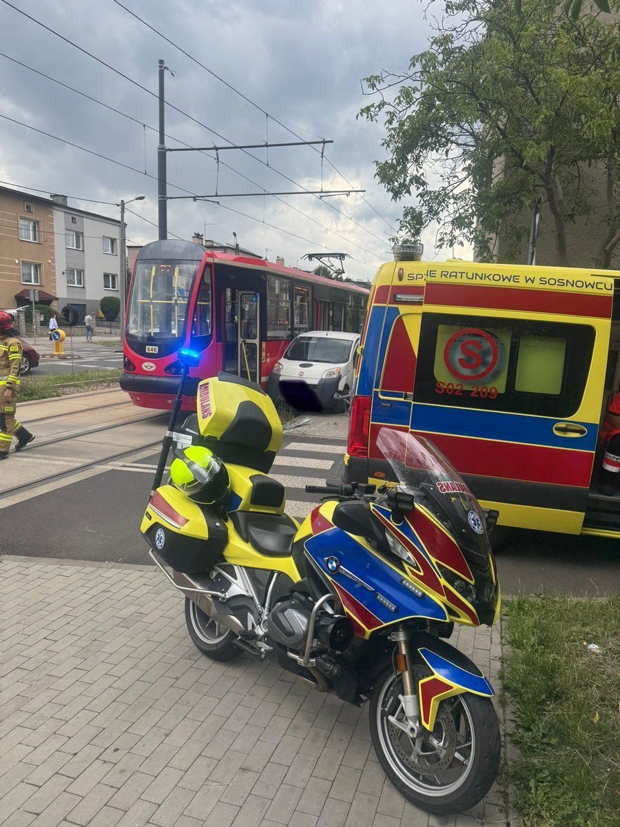 Sosnowiec. Zderzenie tramwaju i samochodu przy ulicy gen. Władysława Andersa. 17 lipca 2025.