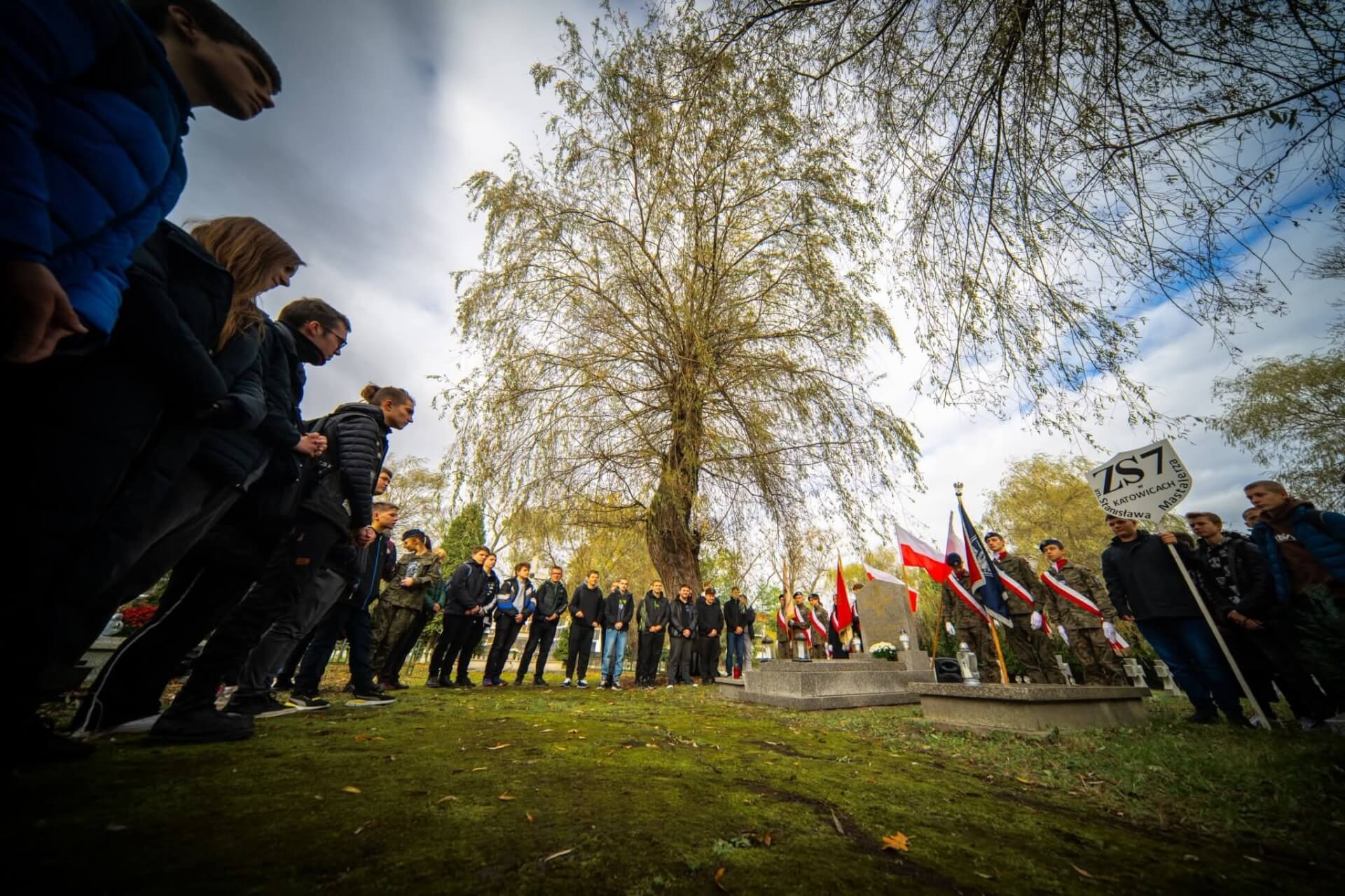 Grób Stanisława Mastalerza oznaczony jest znakiem pamięci „Tobie Polsko” i plakietą „Grób Weterana Walk o Wolność i Niepodległość Polski”.