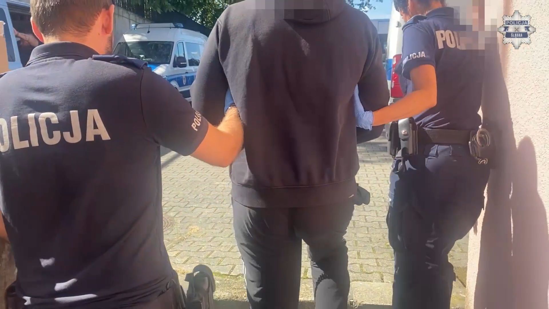 Świecko. Przekazanie zatrzymanego w Niemczech Przemysława C. na podstawie Europejskiego Nakazu Aresztowania wydanego przez Sąd Okręgowy w Sosnowcu. 3 września 2025.