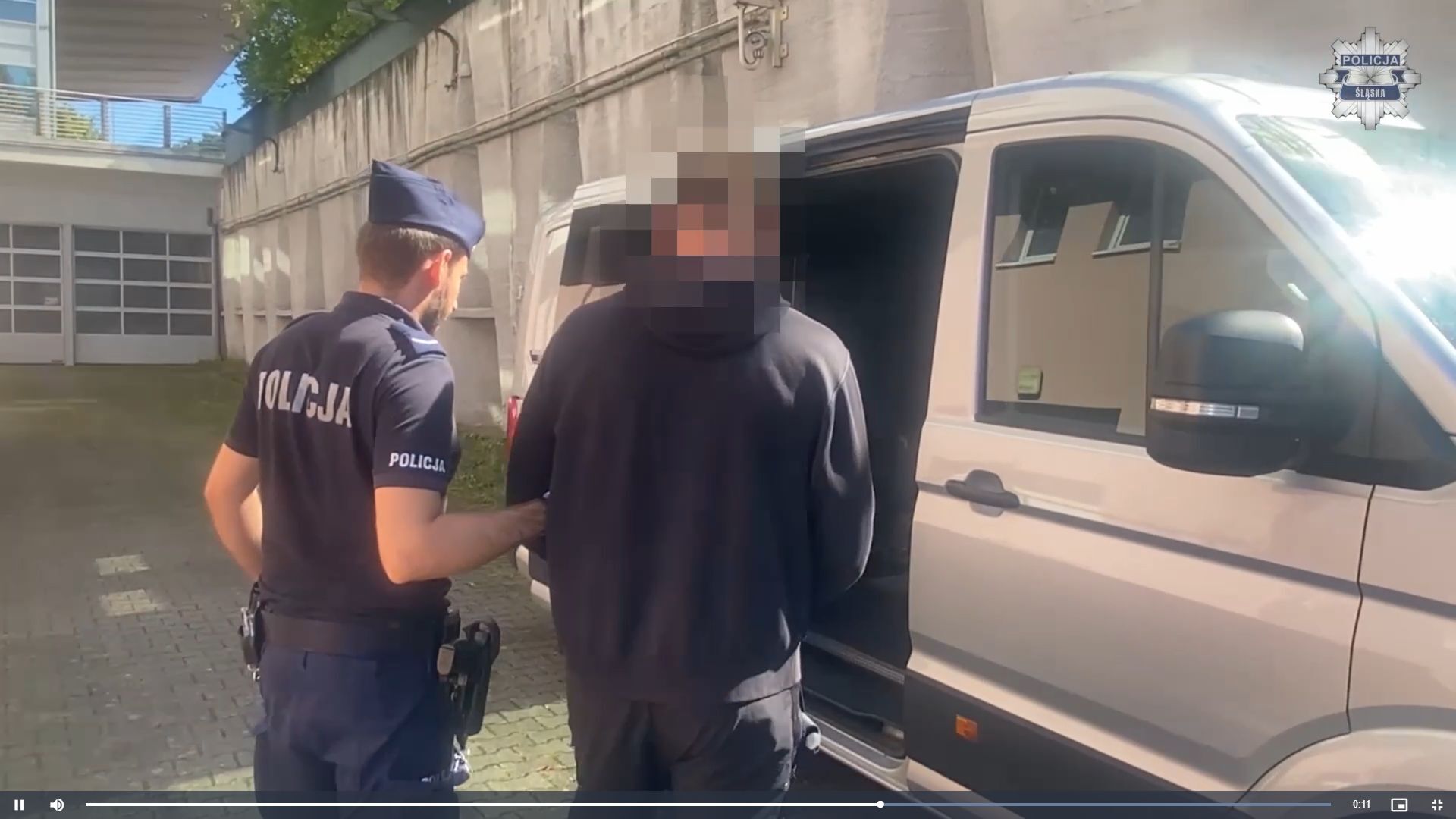 Świecko. Przekazanie zatrzymanego w Niemczech Przemysława C. na podstawie Europejskiego Nakazu Aresztowania wydanego przez Sąd Okręgowy w Sosnowcu. 3 września 2025.