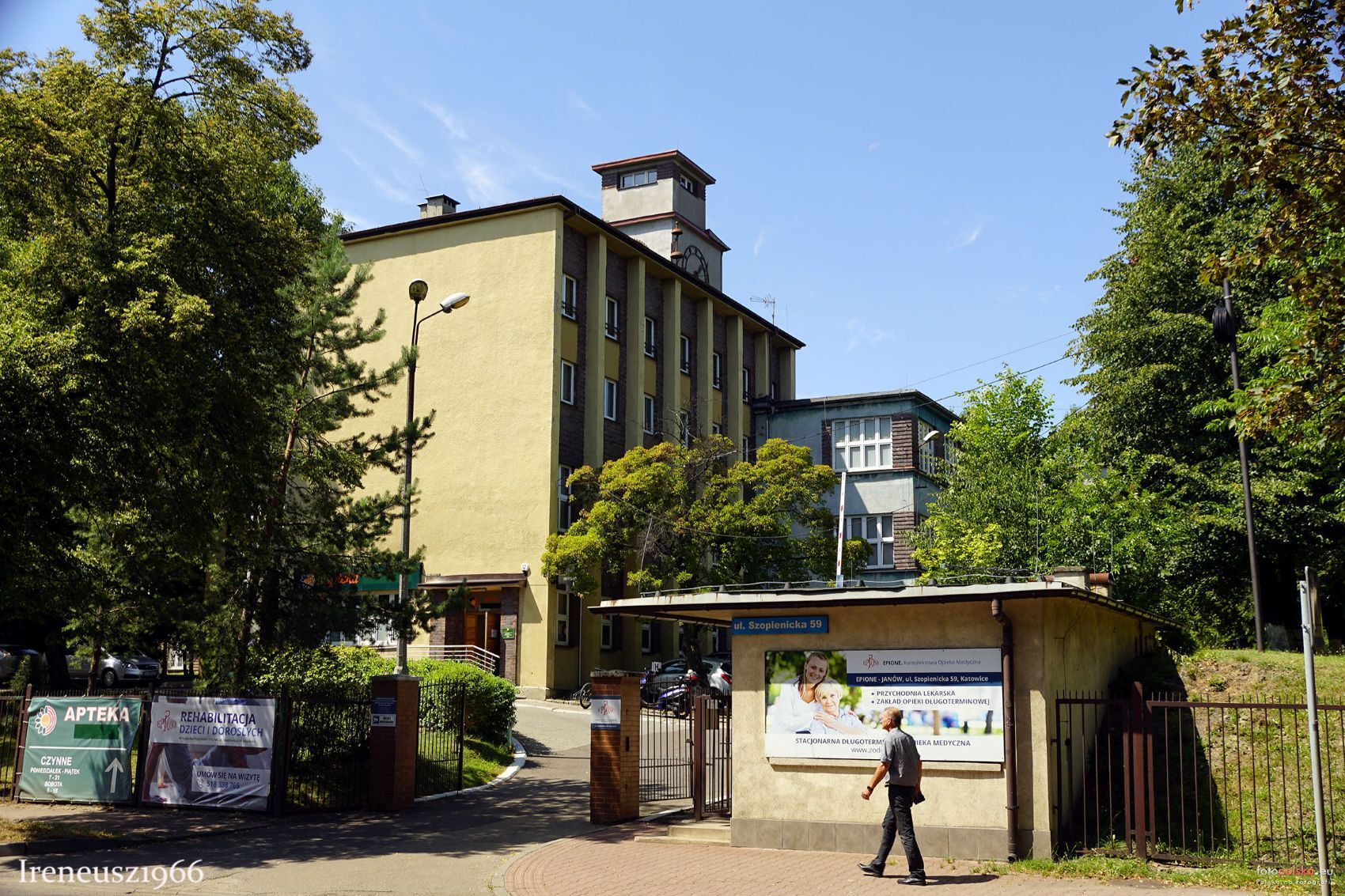 Gmach dawnego Urzędu Gminy Janów w 2022 r. Fotopolska.eu