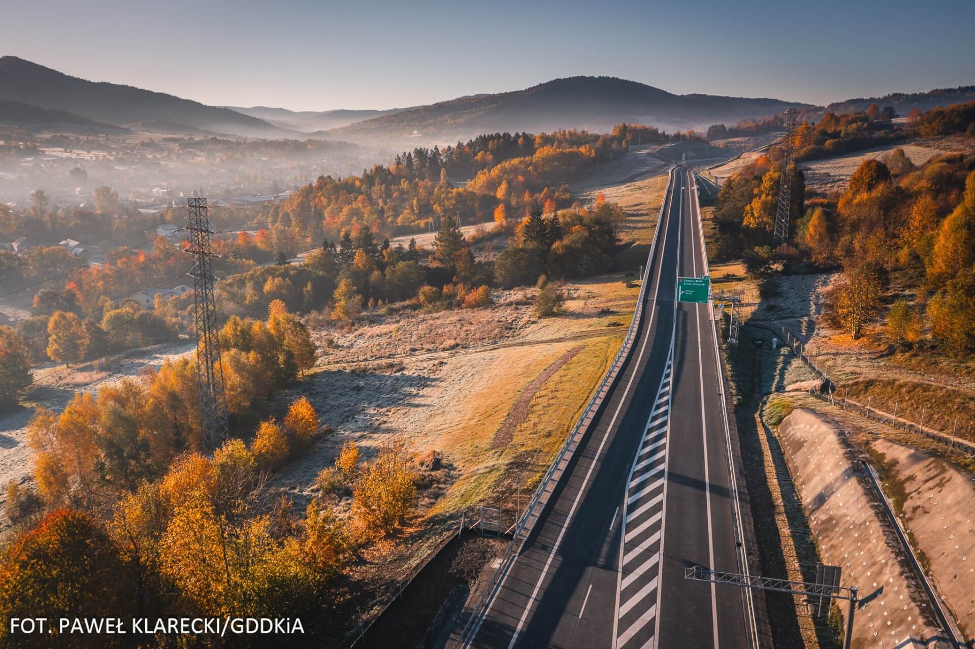 Tak się prezentuje otwarty 23 października 2025 kluczowy odcinek S1 w Beskidach czyli obejście Węgierskiej Górki