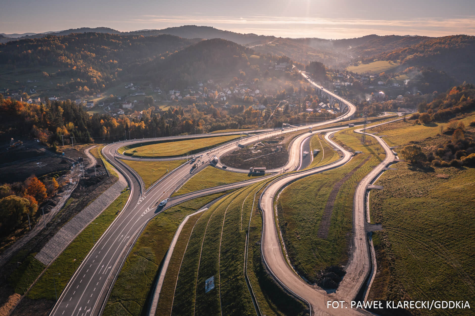 Tak się prezentuje otwarty 23 października 2025 kluczowy odcinek S1 w Beskidach czyli obejście Węgierskiej Górki