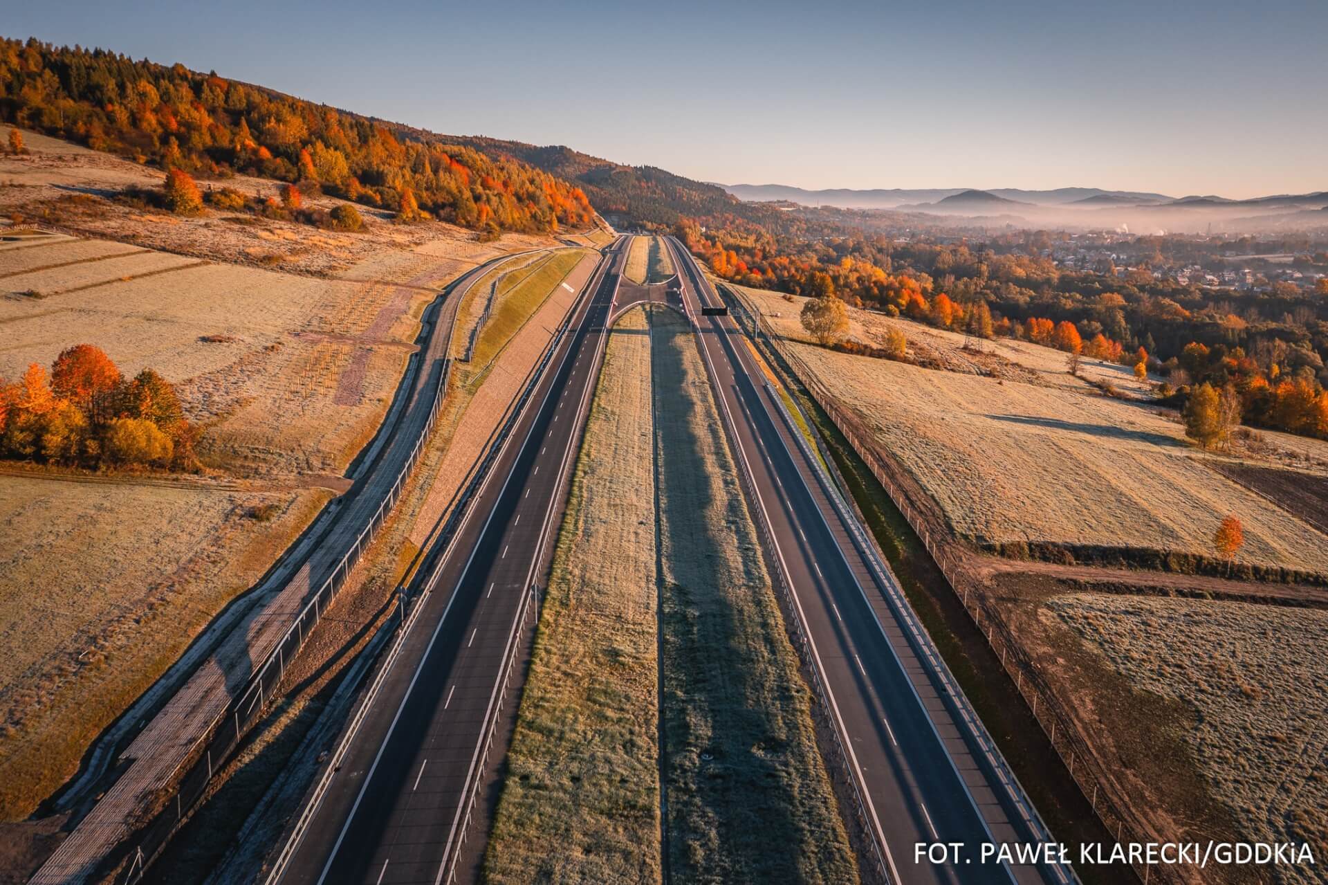 Tak się prezentuje otwarty 23 października 2025 kluczowy odcinek S1 w Beskidach czyli obejście Węgierskiej Górki