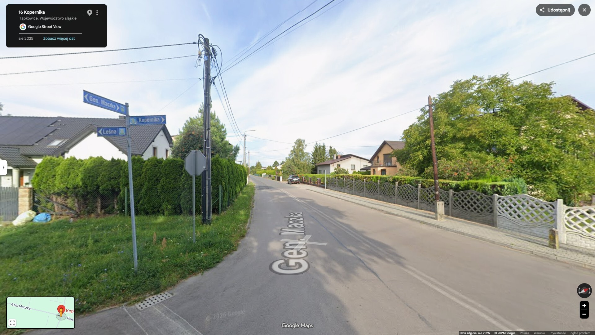 Tąpkowice, gmina Ożarowice. Skrzyżowanie ulic: Stanisława Maczka, Mikołaja Kopernika i Leśnej