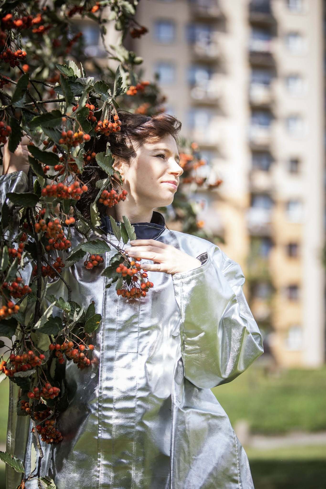 Spektakl „Gorączka żelaza” Teatru Zagłębia w Sosnowcu w Pałacu Kultury Zagłębia w Dąbrowie Górniczej. Sesja promocyjna — osiedle – „blokowisko”. Premiera 2 października 2026