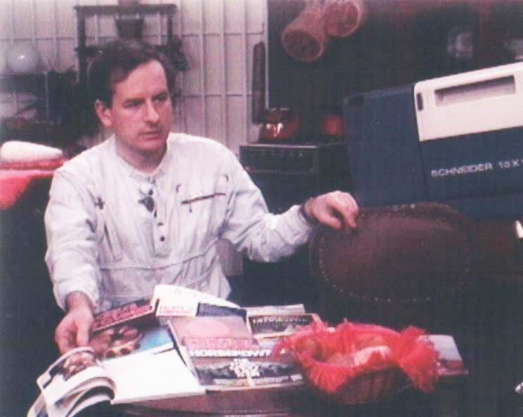 Wiktor Niedzicki na planie programu telewizyjnego „Laboratorium”.