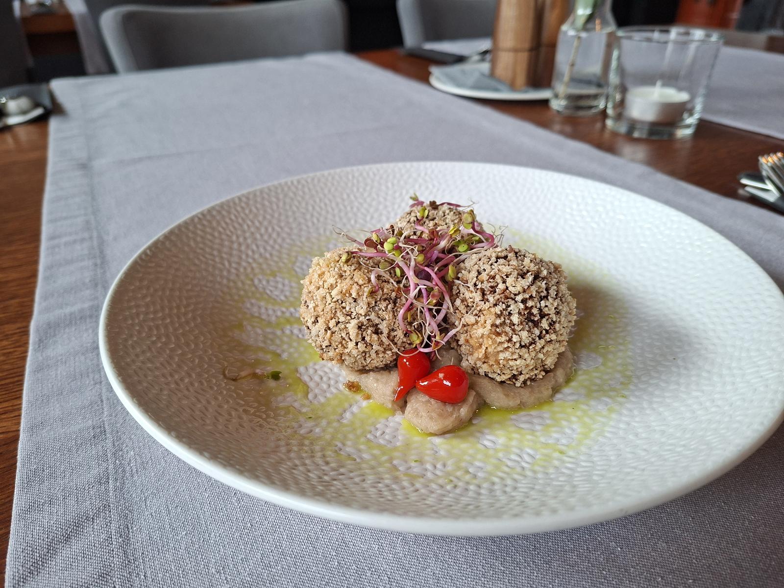 Tichauer restaurant kwiecień 2026