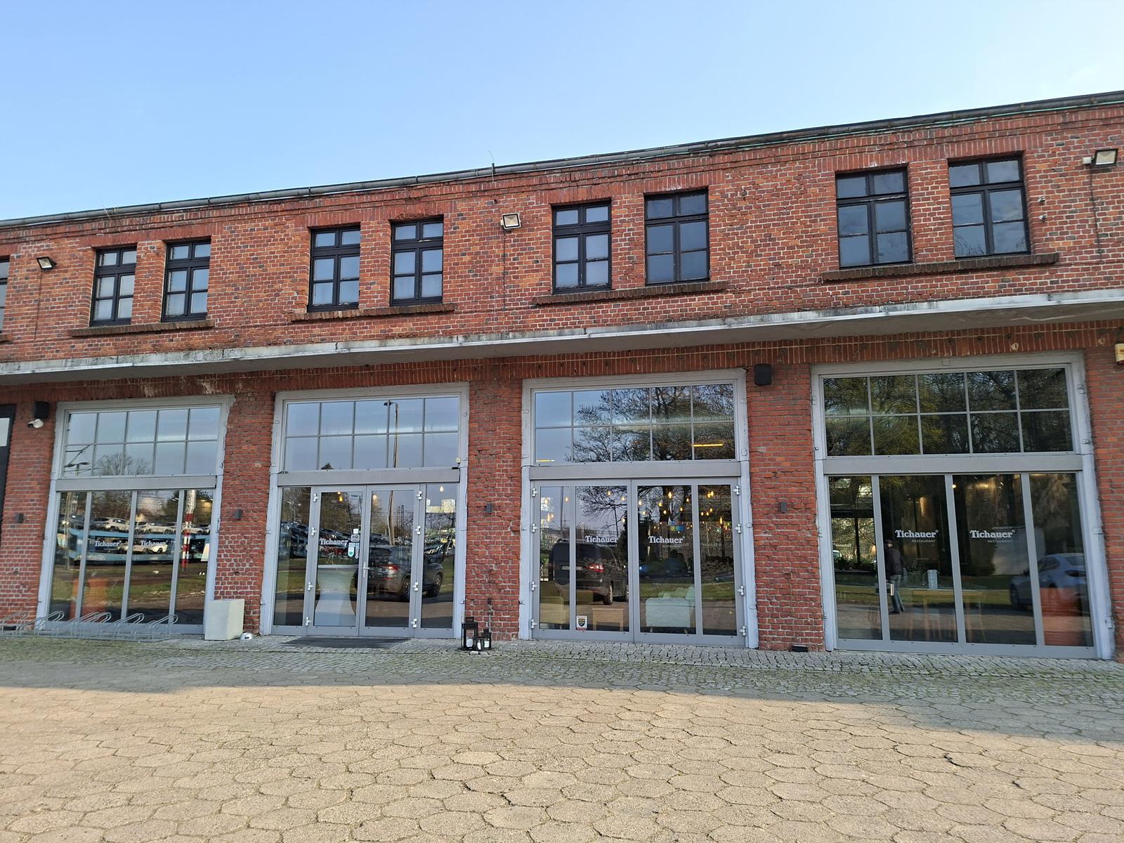 Tichauer restaurant kwiecień 2026