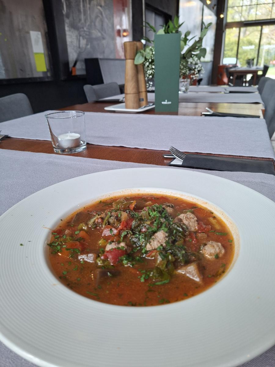 Tichauer restaurant kwiecień 2026